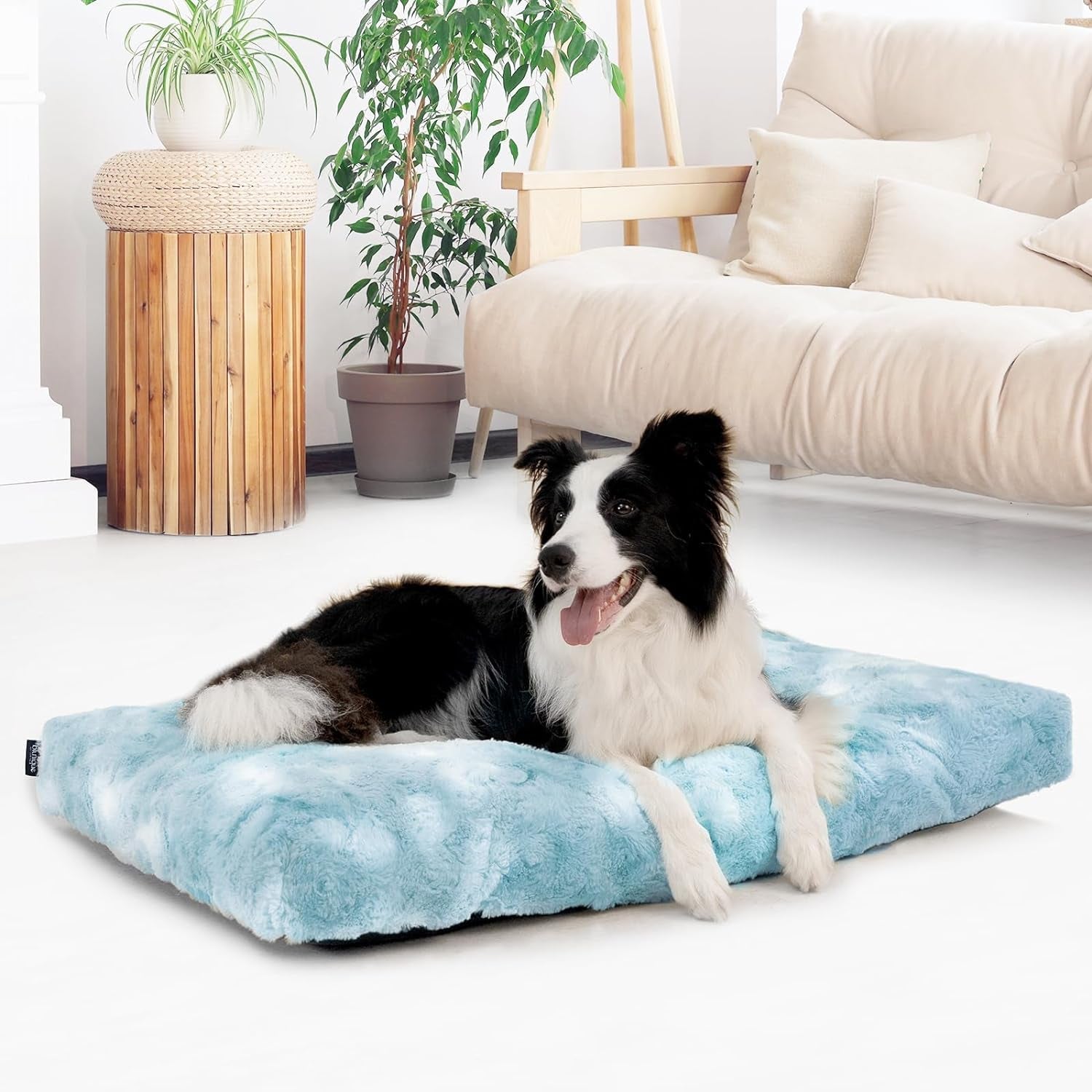 Blunique® Washable Dog Bed Deluxe, Waterproof Plush Dog Crate Bed, XL Dog Crate Mats, Faux Fur Pet Beds, Fluffy Comfy Kennel Pad, Anti-Slip Pet Sleeping Mat for Large, Jumbo, and Medium Dog Breeds