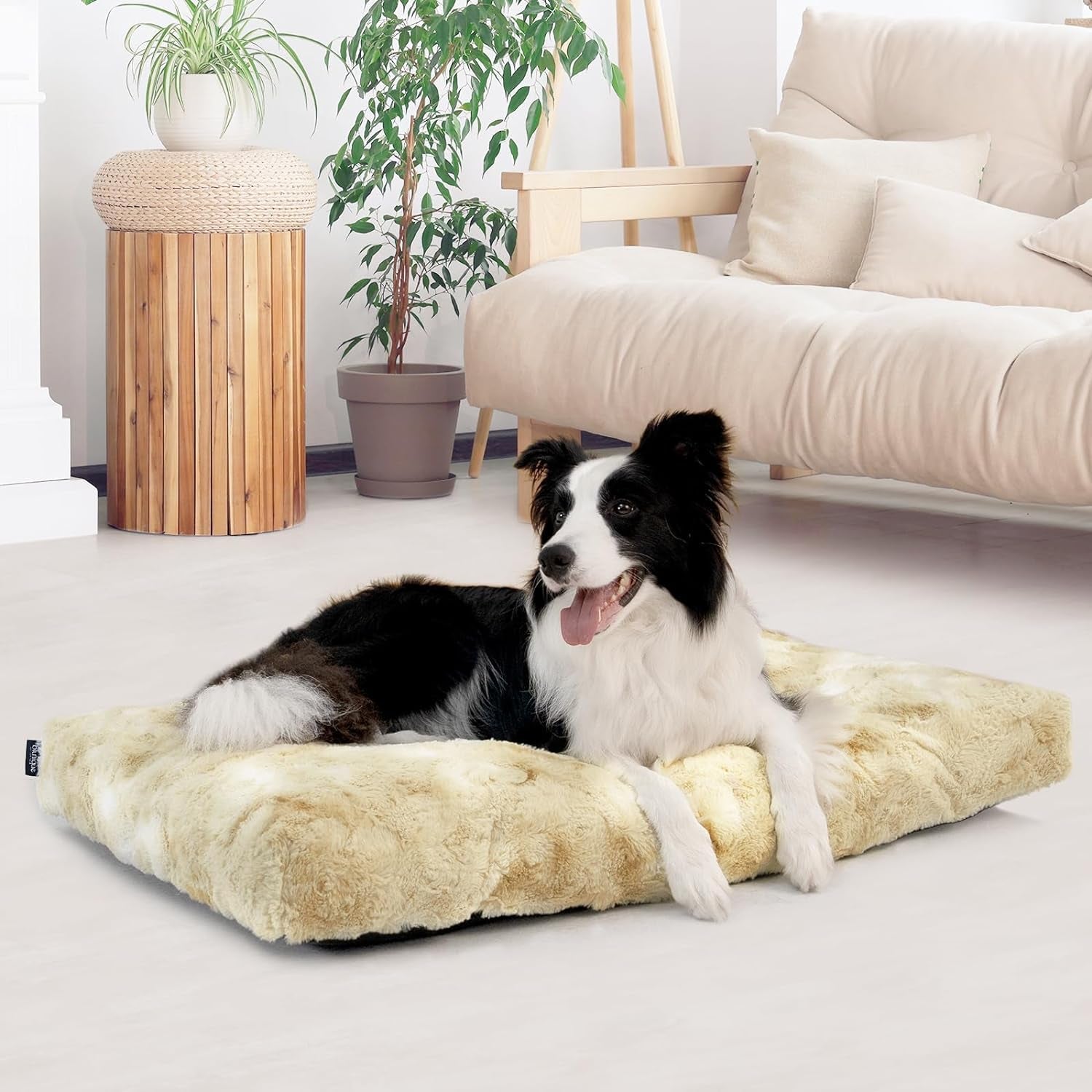 Blunique® Washable Dog Bed Deluxe, Waterproof Plush Dog Crate Bed, XL Dog Crate Mats, Faux Fur Pet Beds, Fluffy Comfy Kennel Pad, Anti-Slip Pet Sleeping Mat for Large, Jumbo, and Medium Dog Breeds