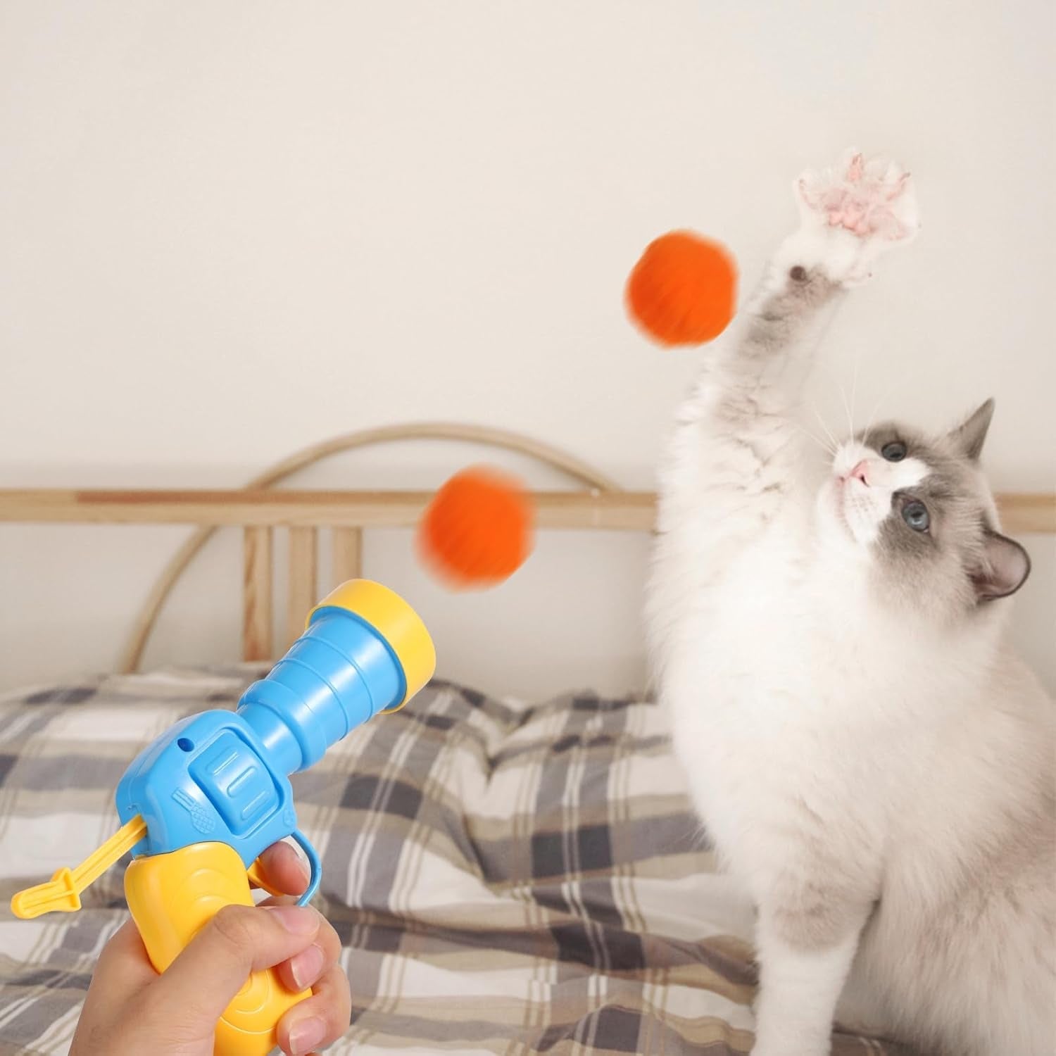 2Pcs Cat Toy Balls Launcher, Interactive Cat Toy Ball with 30 Soft Pom Pom Balls Kitten Toys Cat Toys for Indoor Cats for Training Playing Pet Supplies