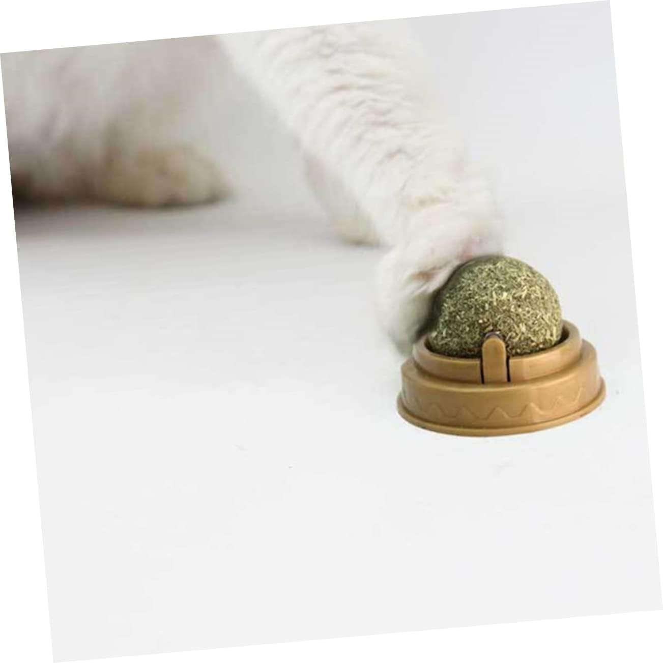 3Pcs Catnip Silvervine Ball: Cat Snacks Silvervine Lollipop Toy Rotate Cat Digestion Promoter Cat Treat Ball for Cats Licks Teeth Clean