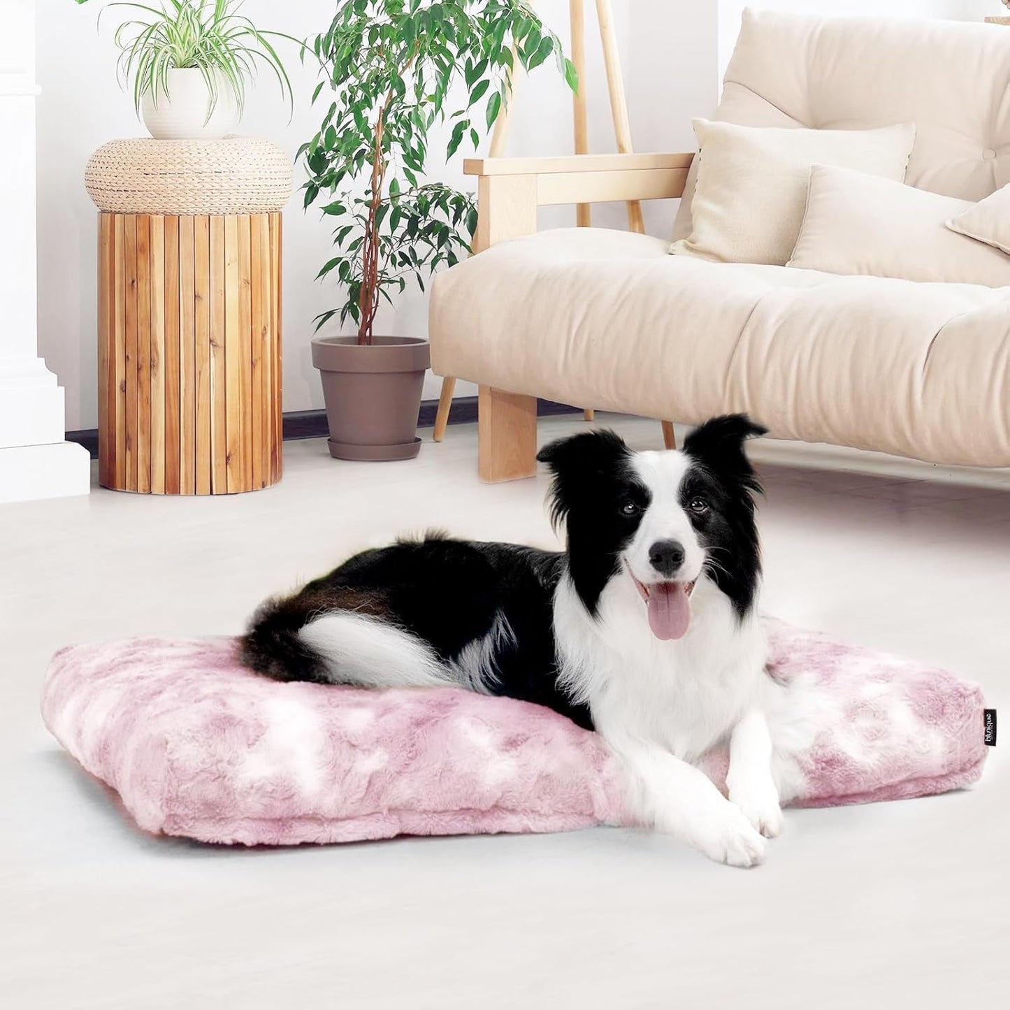 Blunique® Washable Dog Bed Deluxe, Waterproof Plush Dog Crate Bed, XL Dog Crate Mats, Faux Fur Pet Beds, Fluffy Comfy Kennel Pad, Anti-Slip Pet Sleeping Mat for Large, Jumbo, and Medium Dog Breeds