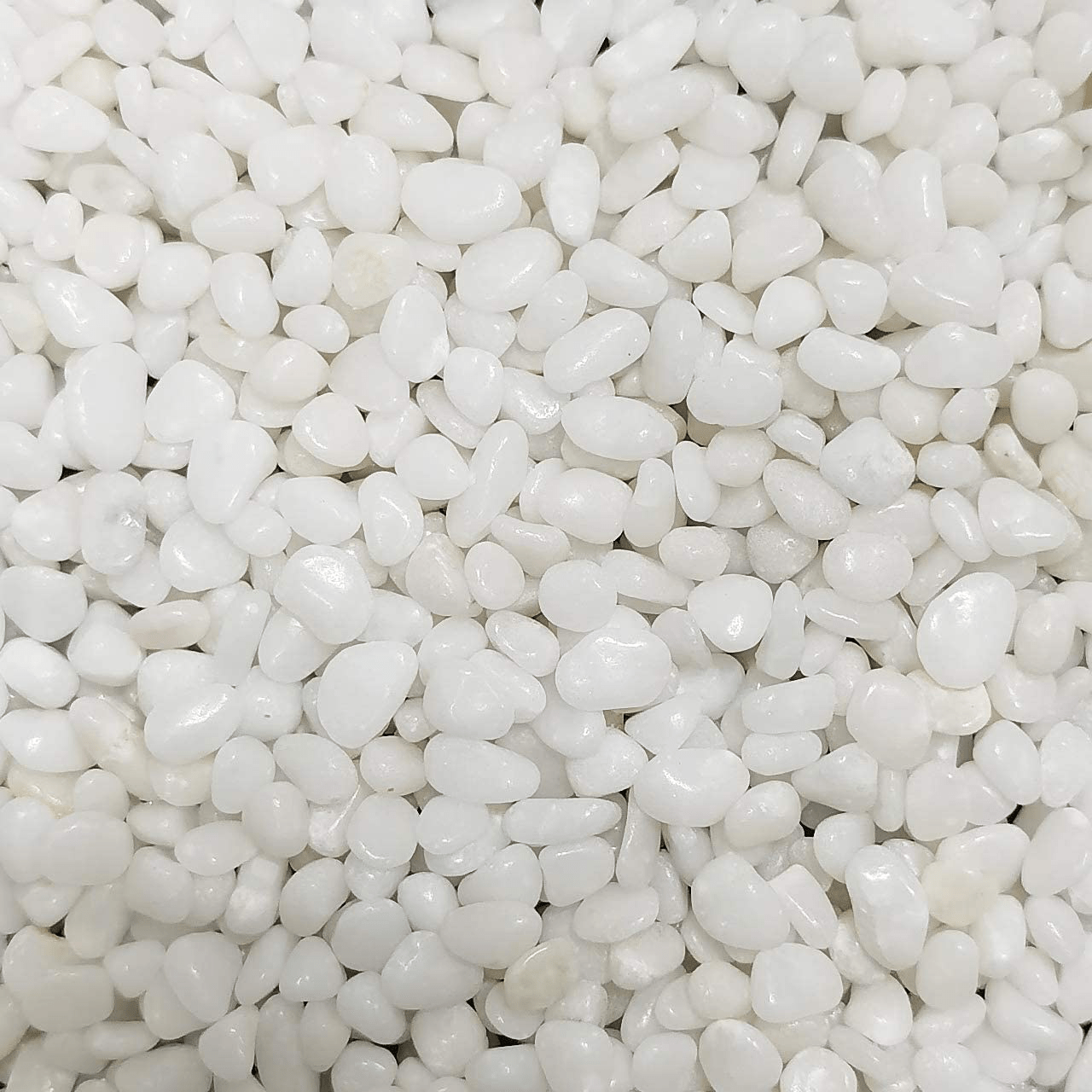 2.7 Lb Natural Polished Decorative White Pebbles - Small Stones 3/8" Gravel Size,River Rocks Pebbles for Plants, Home DIY Decor,Aquarium Gravel,Vase Fillers,Fairy Garden,Landscaping Outdoor Stones
