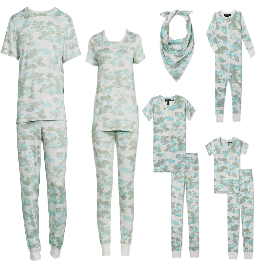 Derek Heart Camo Print Matching Family Pajamas Infant Unisex Gender Neutral Onesie Sleeper, Sizes Newborn-12 Months Animals & Pet Supplies > Pet Supplies > Dog Supplies > Dog Apparel Jaclyn Apparel   