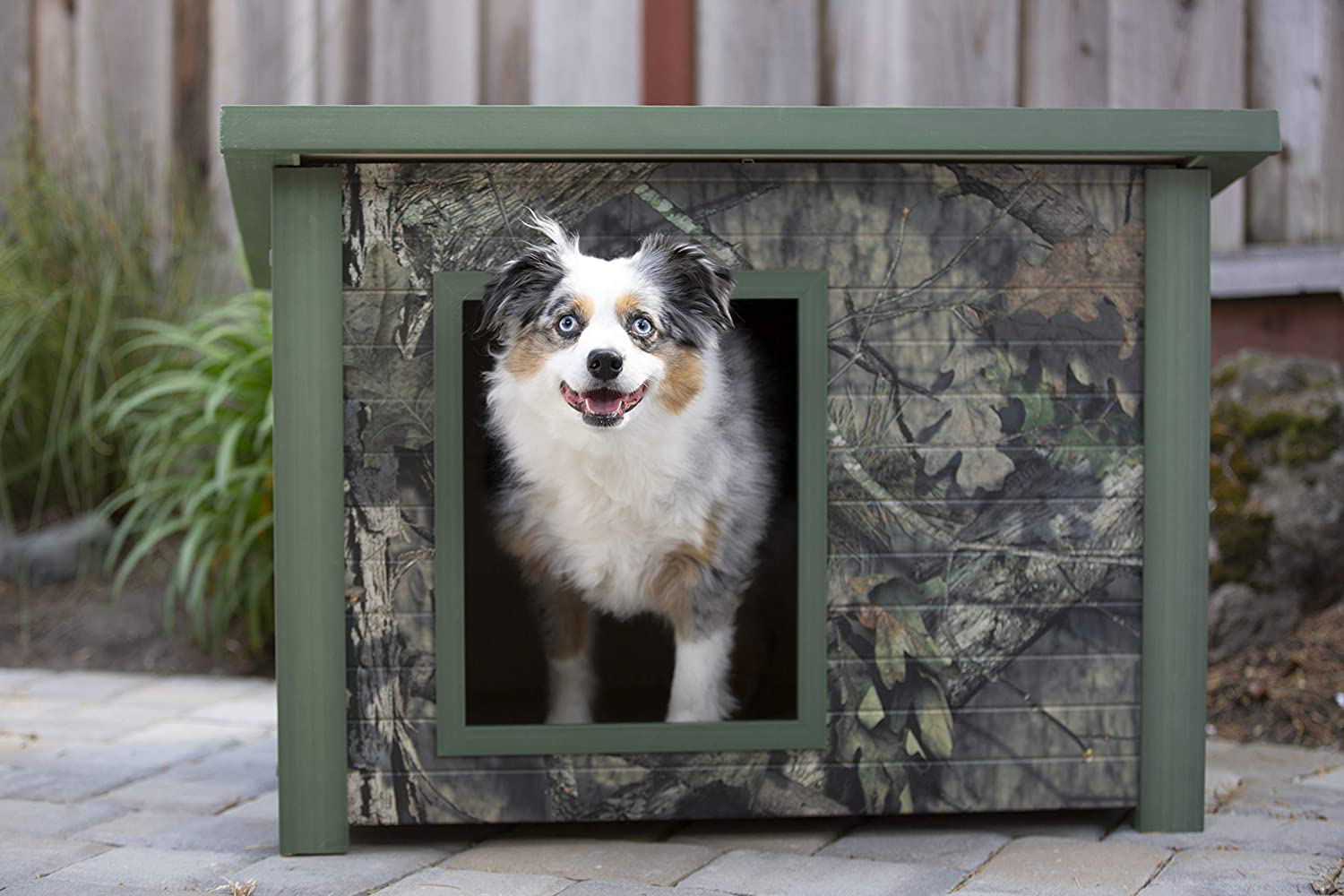 New Age Pet ECOFLEX Rustic Style Outdoor Dog House - Medium Mossy Oak (ECOH206M)