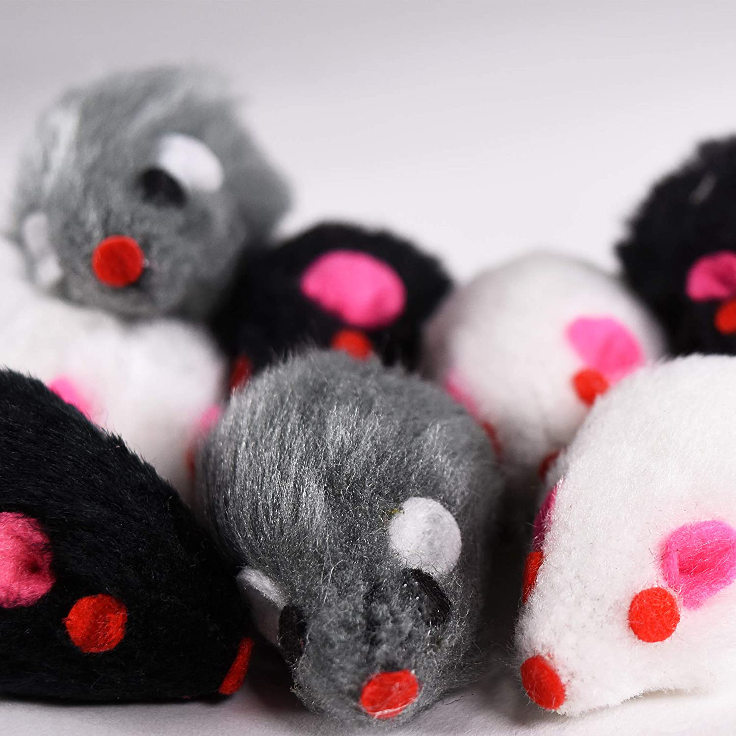 Penn Plax Play Fur Mice Cat Toys – Mixed Bag of 12 Play Mice with Rattling Sounds – 3 Color Variety Pack - CAT531, Black and White Animals & Pet Supplies > Pet Supplies > Cat Supplies > Cat Toys Penn-Plax   