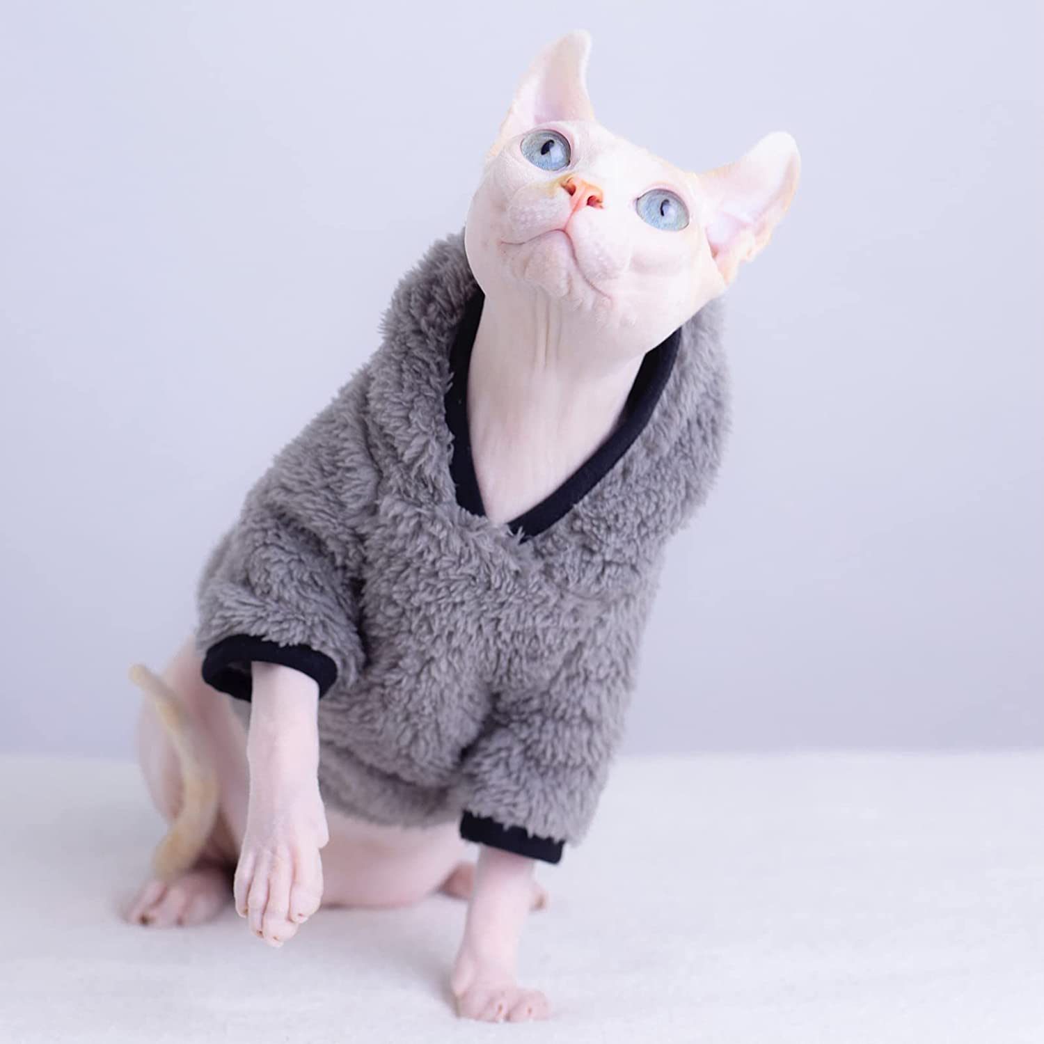 Sphynx Hairless Cat Clothes Winter Thick Warm Soft Vest Hoodies Pajamas for Cats Pet Clothes Pullover Kitten Shirts with Sleeves (Gray, M(4.4-5.5Lbs))