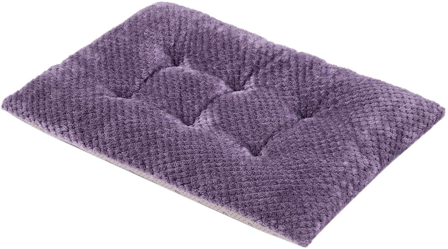 Fuzzy Deluxe Pet Beds, Super Plush Dog or Cat Beds Ideal for Dog Crates, Machine Wash & Dryer Friendly