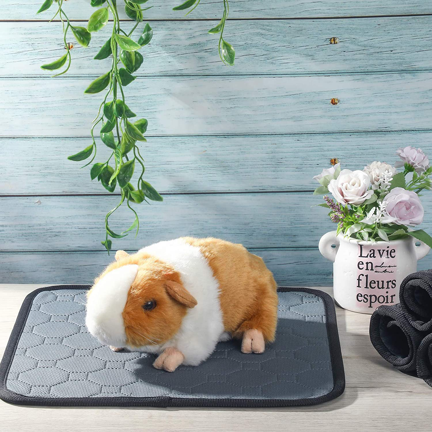 Jetec 5 Pieces Guinea Pig Cage Liners Washable and Reusable Guinea Pig Pee Pads Anti-Slip and Highly Absorbent Guinea Pig Bedding Waterproof Pet Training Pads for Small Rabbit Hamster Rat