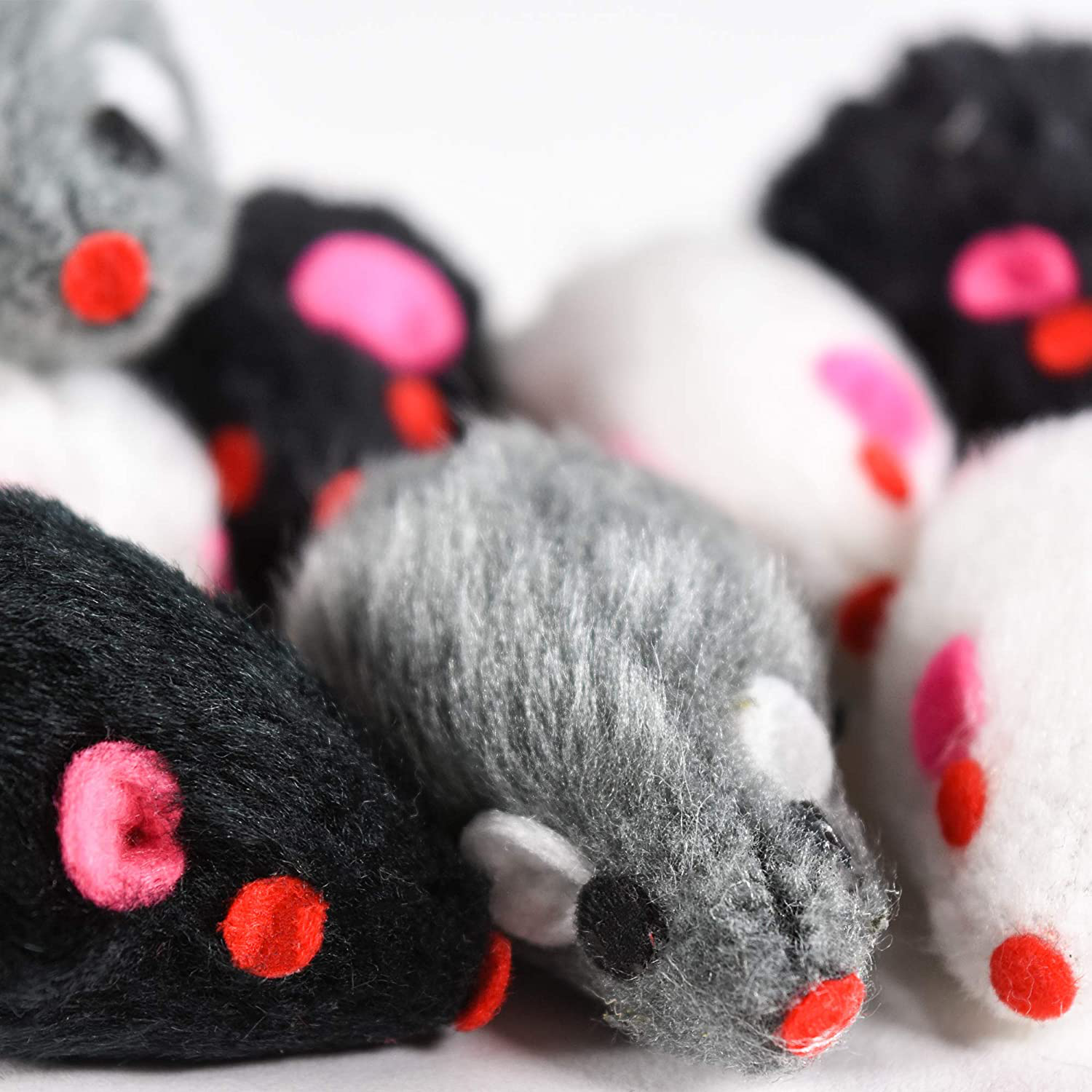 Penn Plax Play Fur Mice Cat Toys – Mixed Bag of 12 Play Mice with Rattling Sounds – 3 Color Variety Pack - CAT531, Black and White