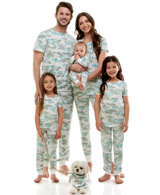 Derek Heart Camo Print Matching Family Pajamas Infant Unisex Gender Neutral Onesie Sleeper, Sizes Newborn-12 Months Animals & Pet Supplies > Pet Supplies > Dog Supplies > Dog Apparel Jaclyn Apparel Infant 3-6 Months 