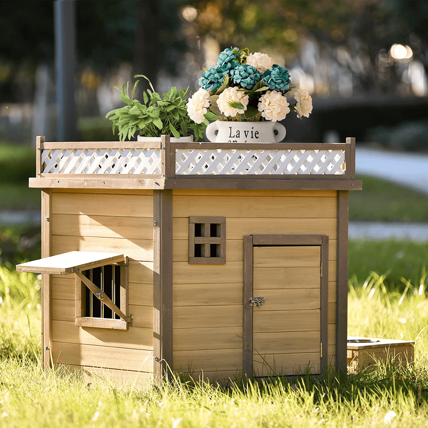 Wooden Dog House Cat Houses 31.5” Dog Crate Outdoor Insulated with Flower Stand, Plant Stand and Wood Feeder, Weather Resistant Weatherproof Pet Log Cabin