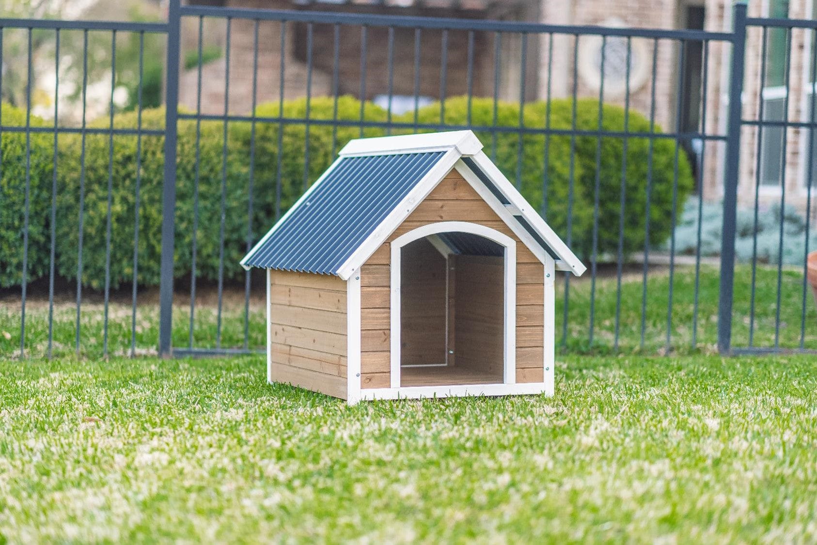 Zylina Country Lodge Wooden Dog House with PVC Roof, 40" X 33" X 35" Animals & Pet Supplies > Pet Supplies > Dog Supplies > Dog Houses Zylina   